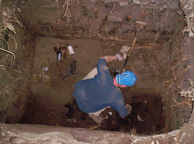 Flaschenjager-Bottle Hunter ...in the use layer of a 'Double decker double wide' - Double privy in West Virginia