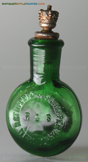 A beautiful green round ROTHPLETZ & SCHIPPER NEW YORK around R&S smelling salts bottle. --- AntiqueBottleHunter.com